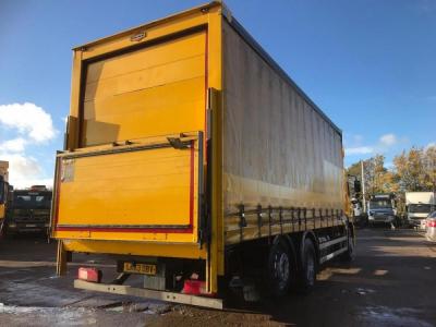 Curtainsider Body with tail lift